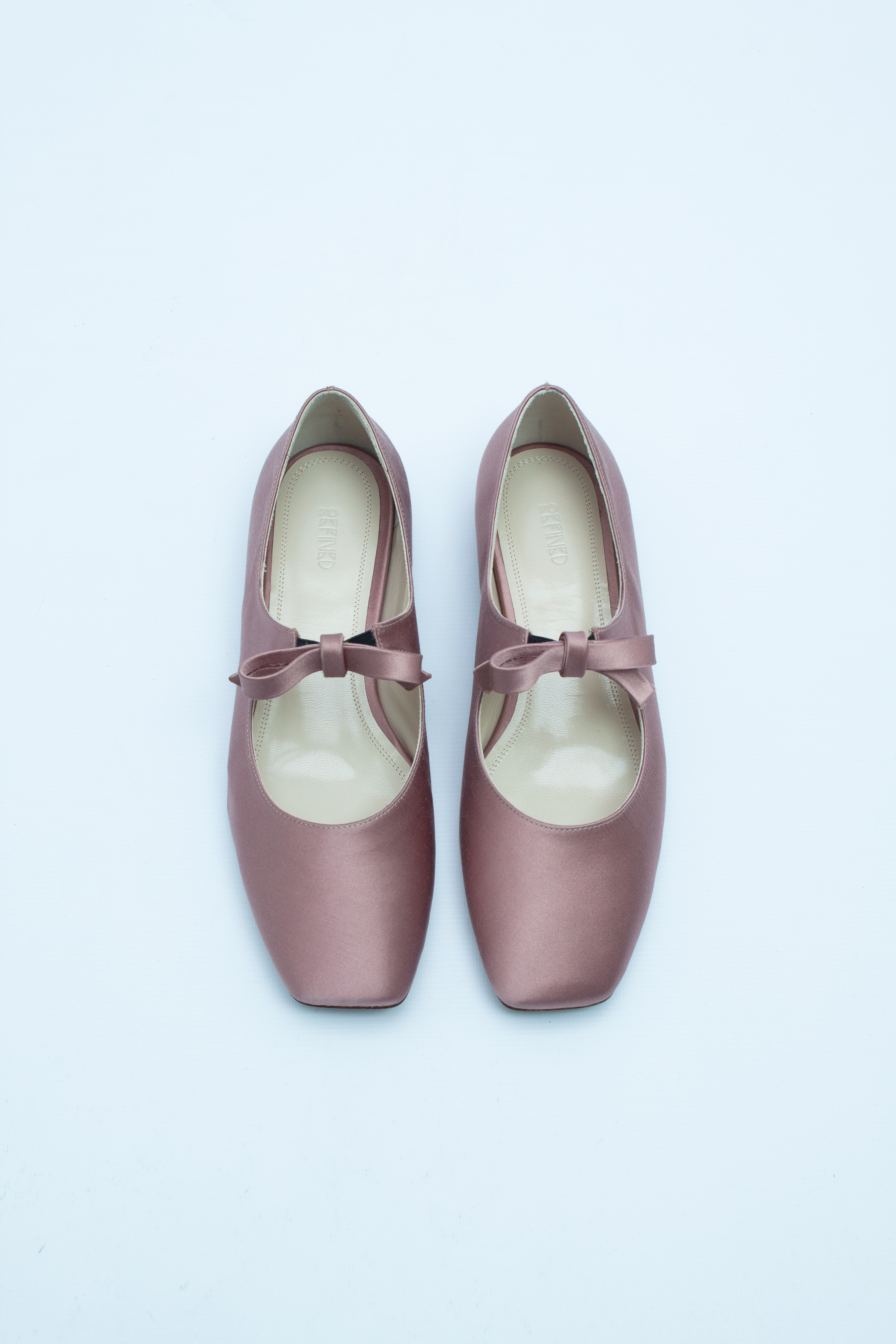 Балетки с квадратным носом с бантами нюдовый атлас, фото 1