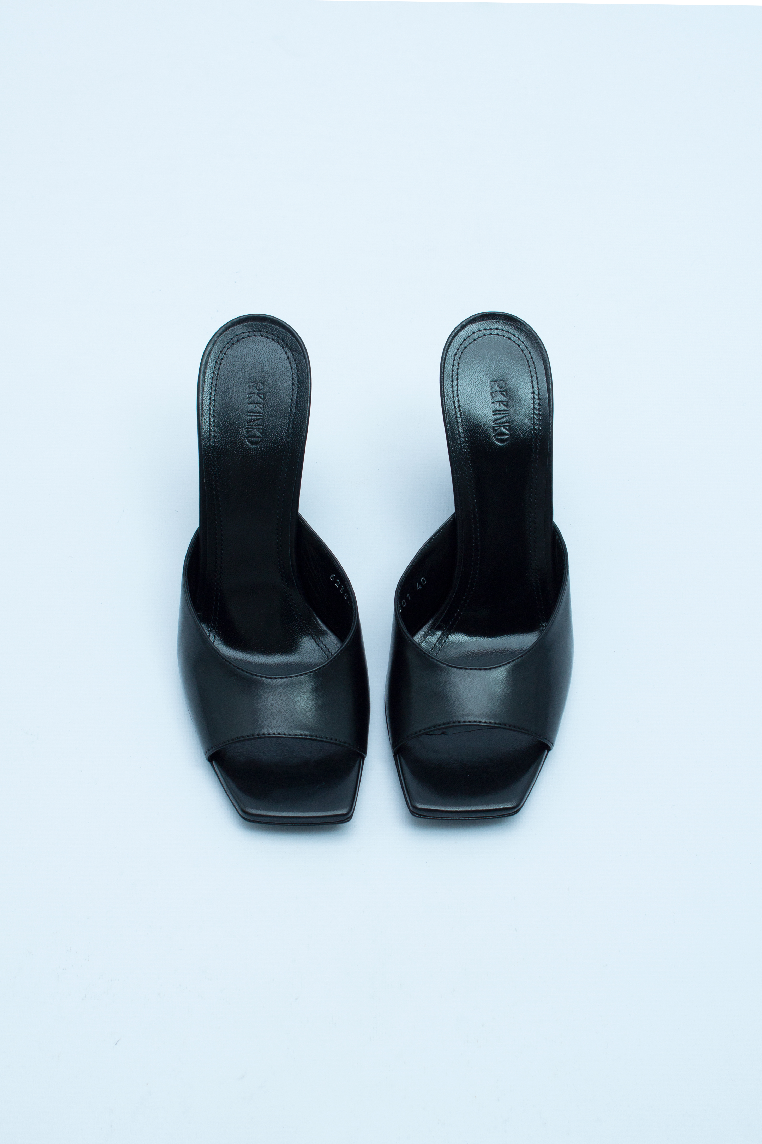 Сабо на танкетке с открытым носом черная кожа, фото 1