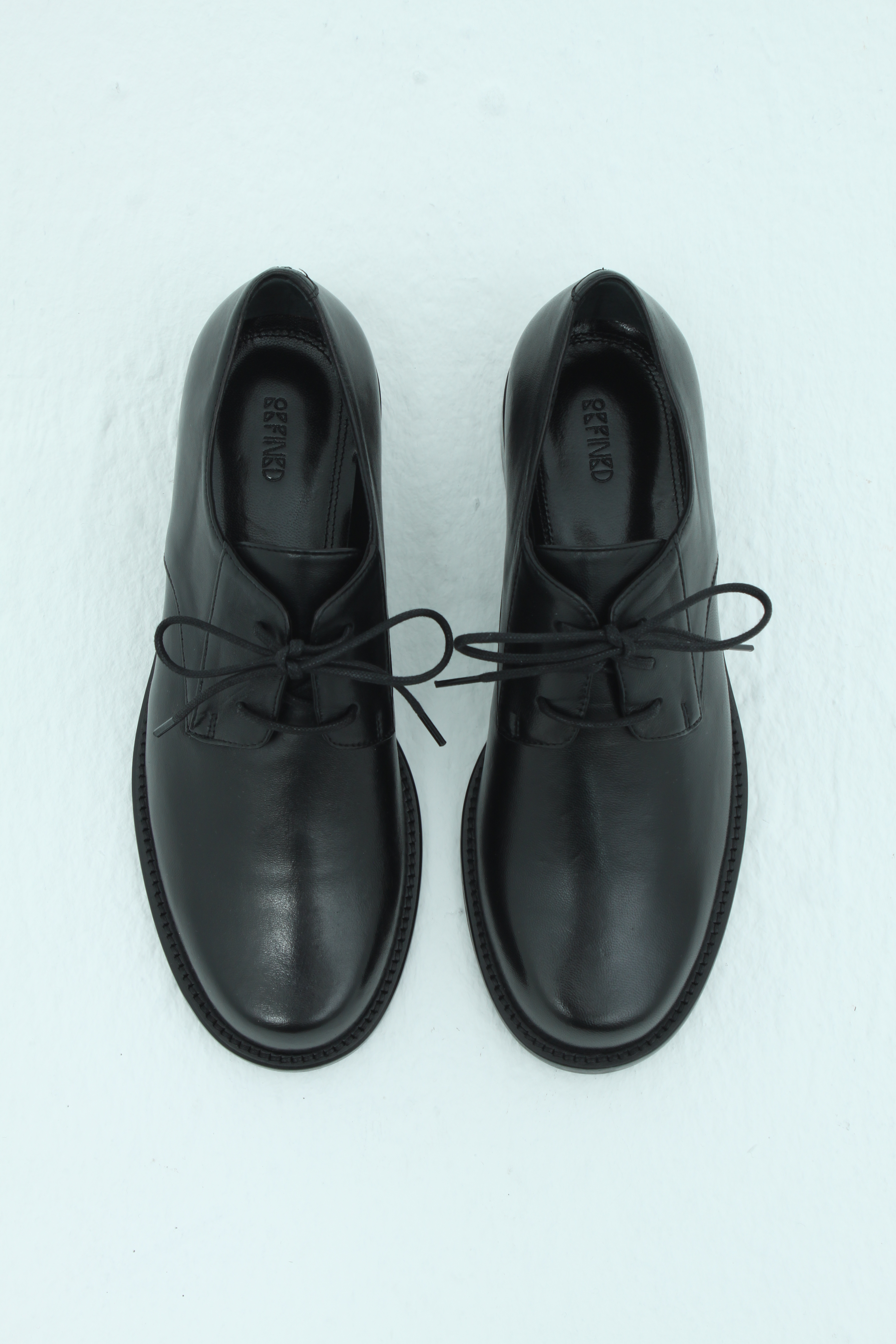 Ботинки в мужском стиле на тонкой шнуровке черные, фото 1