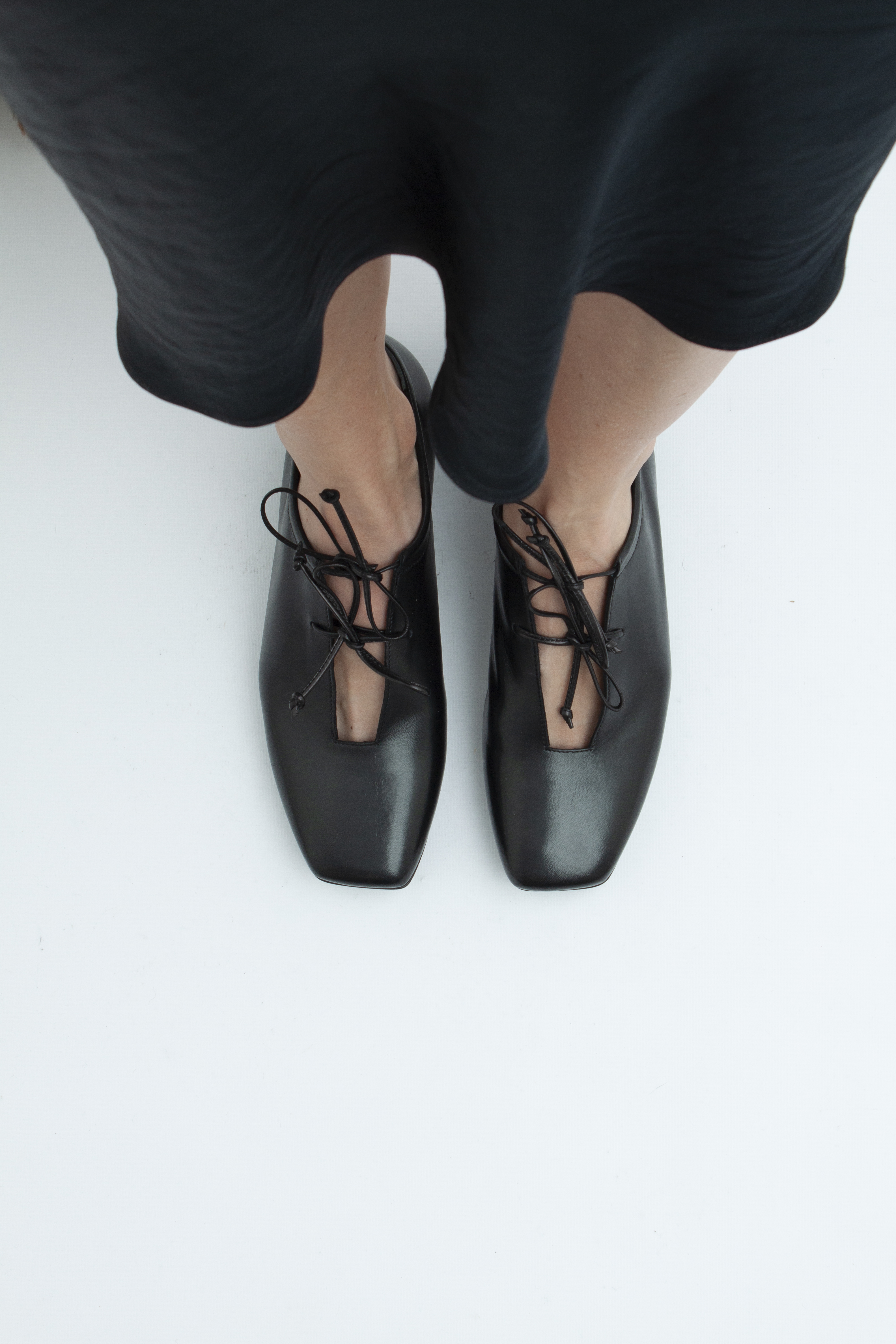 Сандалии с квадратным носом с завязками черная кожа, фото 1