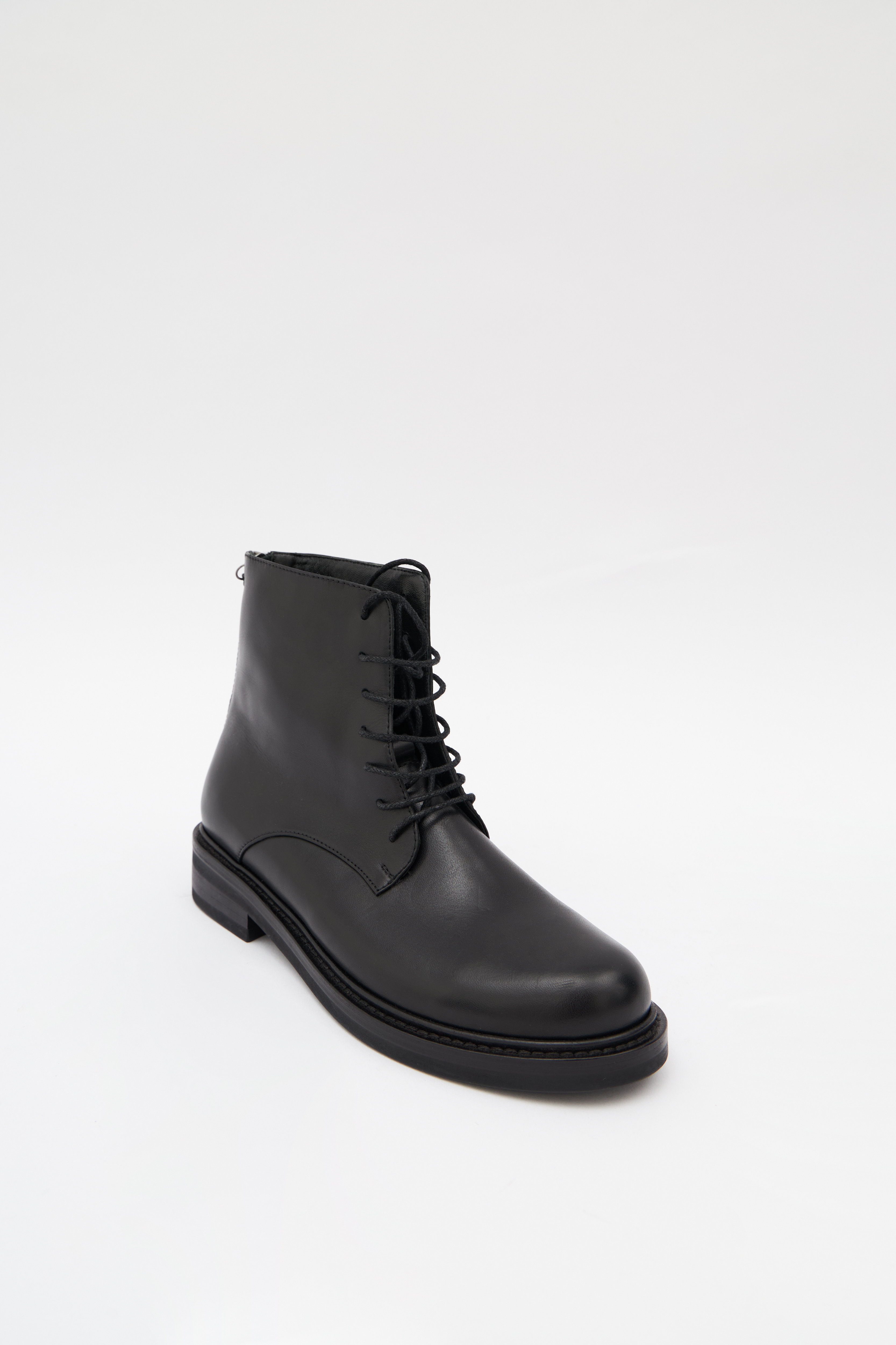 Ботинки с тонкими шнурками черные (кожа), фото 1