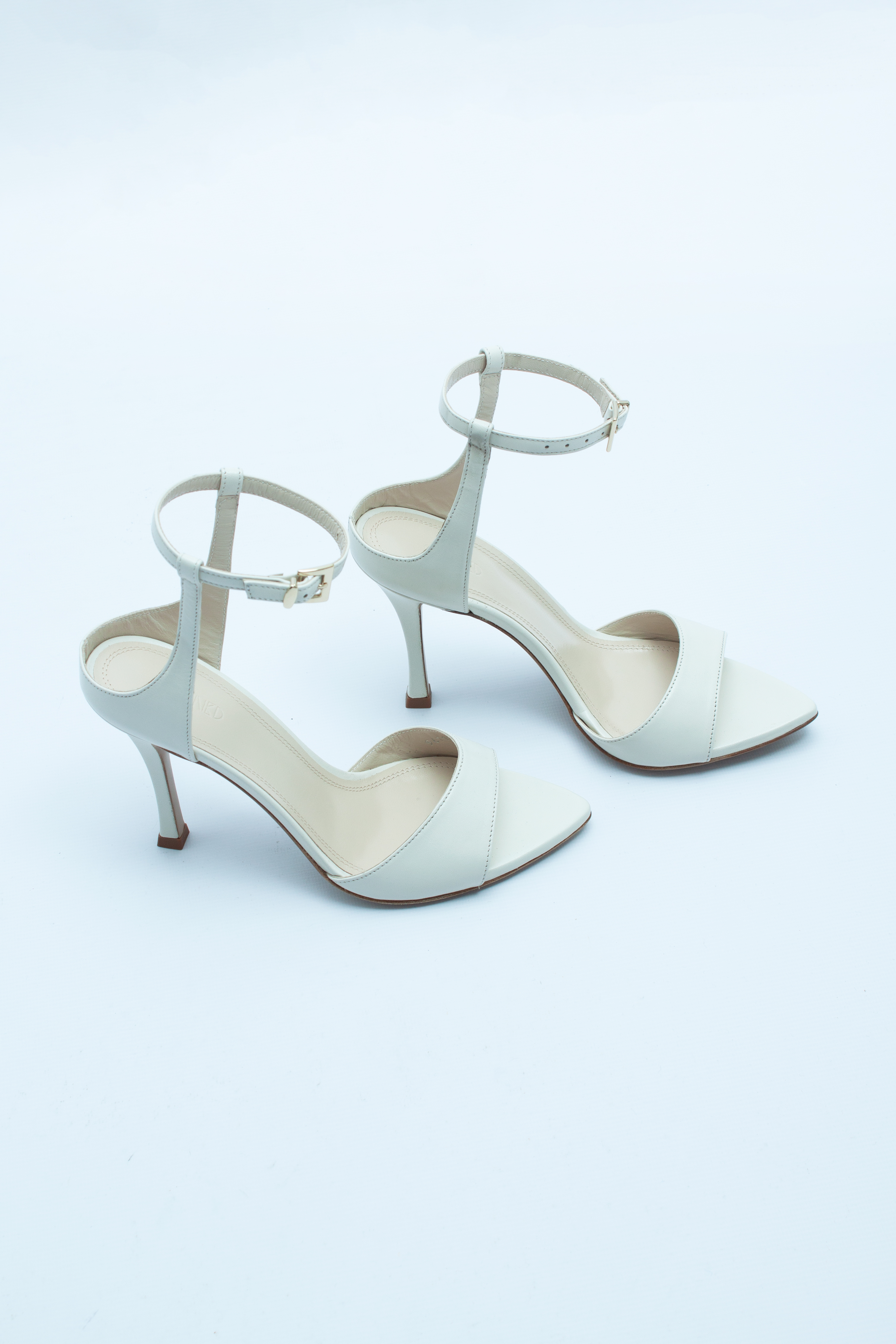 Босоножки с острым носом на высоком каблуке молочная кожа, фото 2